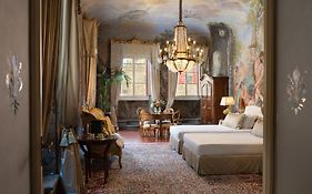 Piazza Pitti Palace - Residenza d'Epoca